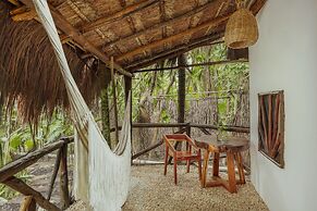 Yaxchen Tulum Cabañas & Cenote