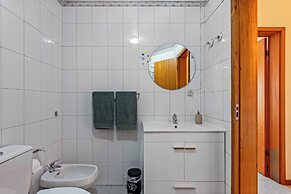 Remarkable 1 Bedroom Apartment Costa da Caparica