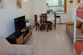 Remarkable 1 Bedroom Apartment Costa da Caparica