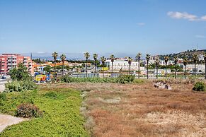 Remarkable 1 Bedroom Apartment Costa da Caparica