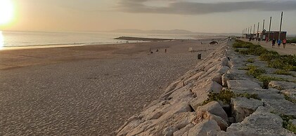 Remarkable 1 Bedroom Apartment Costa da Caparica