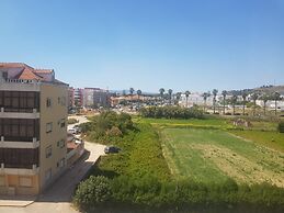 Remarkable 1 Bedroom Apartment Costa da Caparica