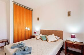 Remarkable 1 Bedroom Apartment Costa da Caparica