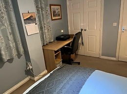 Captivating Apartment in Copthorne, Near Gatwick