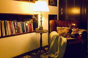 Cozy House Sleeps 2 With Pet Friendly Option