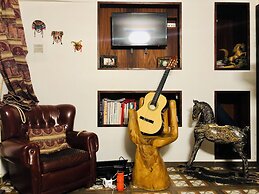 Cozy House Sleeps 2 With Pet Friendly Option