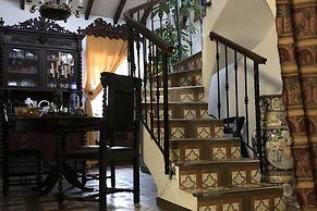 Cozy House Sleeps 2 With Pet Friendly Option