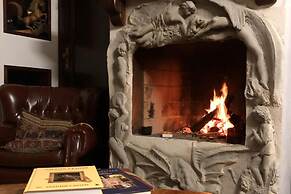 Cozy House Sleeps 2 With Pet Friendly Option