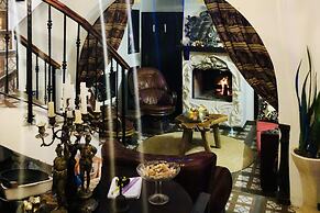 Cozy House Sleeps 2 With Pet Friendly Option