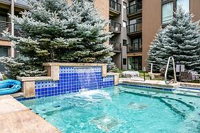 009 Vail International 2 Bedroom Condo by RedAwning
