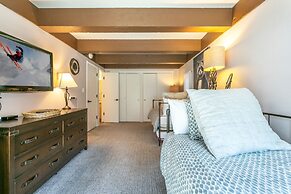 009 Vail International 2 Bedroom Condo by RedAwning