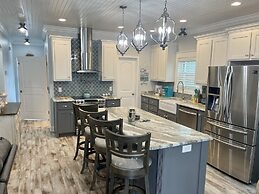 Tequila Sunrise 4 Bedroom Home by RedAwning