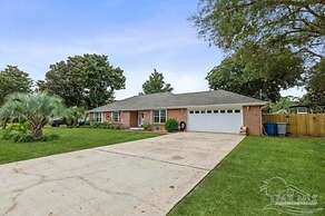 Coastal Retreat 3 Bedroom Home by RedAwning