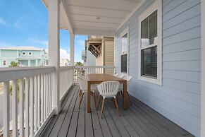 Southern Charm 4 Bedroom Home by RedAwning