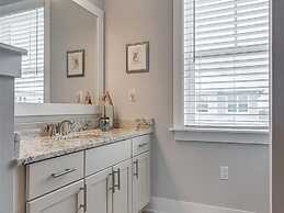 Southern Charm 4 Bedroom Home by RedAwning