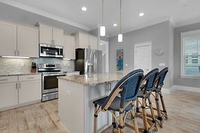 Southern Charm 4 Bedroom Home by RedAwning