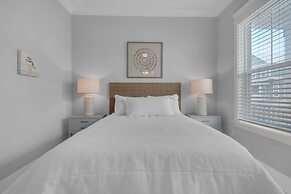 Southern Charm 4 Bedroom Home by RedAwning