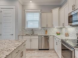 Southern Charm 4 Bedroom Home by RedAwning