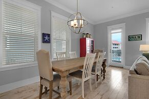 Southern Charm 4 Bedroom Home by RedAwning