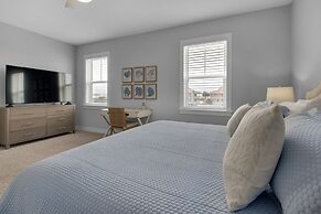 Southern Charm 4 Bedroom Home by RedAwning