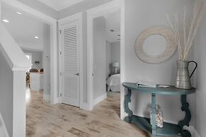 Southern Charm 4 Bedroom Home by RedAwning