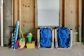 Southern Charm 4 Bedroom Home by RedAwning