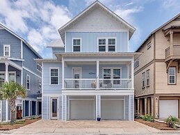 Southern Charm 4 Bedroom Home by RedAwning