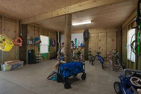 Latitude Adjustment 4 Bedroom Home by RedAwning