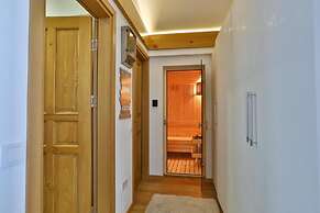 Luxurious Chalet near Pirin Golf Resort
