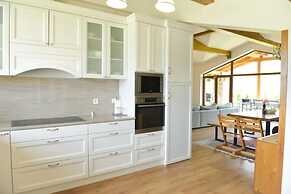 Luxurious Chalet near Pirin Golf Resort