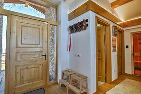 Luxurious Chalet near Pirin Golf Resort