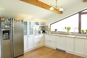 Luxurious Chalet near Pirin Golf Resort