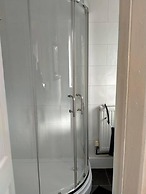 Spacious 3bed House in Walsall With Parking Onsite