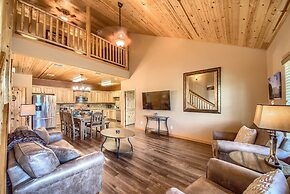 Old Mills Resort OM A8 3 Bedroom Condo by RedAwning