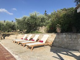 Private Two-house Villa With Pool in Olive Garden