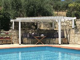 Private Two-house Villa With Pool in Olive Garden