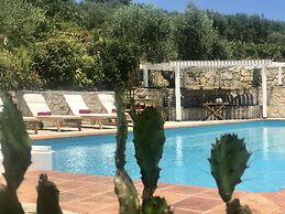 Private Two-house Villa With Pool in Olive Garden