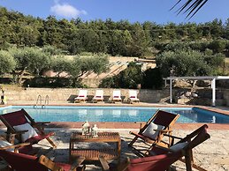 Private Two-house Villa With Pool in Olive Garden