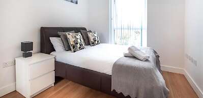 Impeccable 2-bed Apartment in Reading