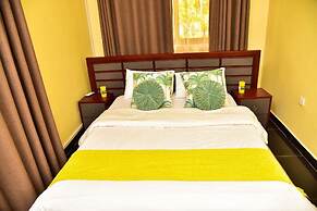 Four Vins Hotel & Apartments