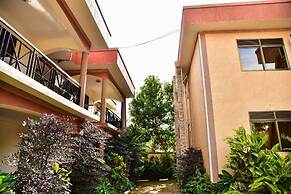 Four Vins Hotel & Apartments