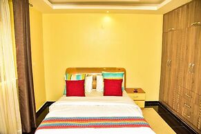 Four Vins Hotel & Apartments