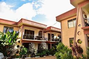 Four Vins Hotel & Apartments