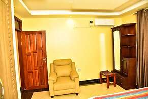 Four Vins Hotel & Apartments