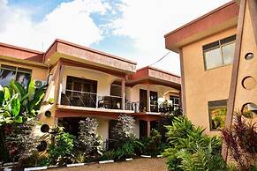 Four Vins Hotel & Apartments