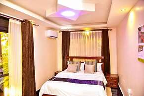 Four Vins Hotel & Apartments