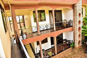 Four Vins Hotel & Apartments