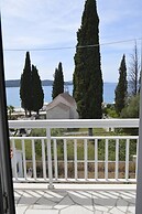 Remarkable 2-bed Apartment in Okrug Gornji