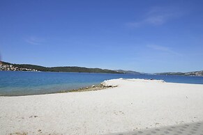 Remarkable 2-bed Apartment in Okrug Gornji