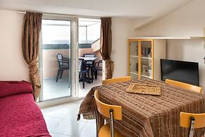 Champagne Apatment With Sea View